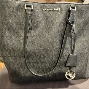 Michael Kors Tote